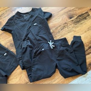 Figs Black Scrubs Set